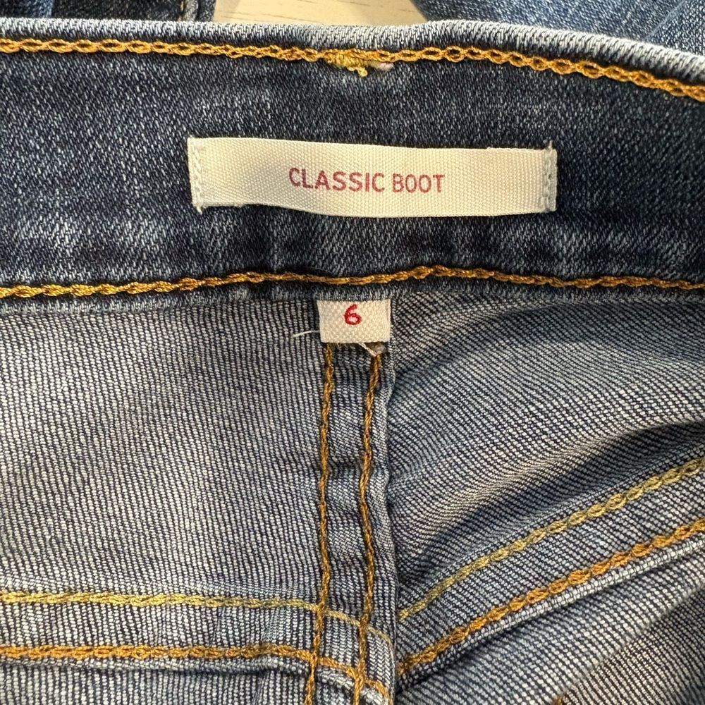 Levi's Women's Straight Leg Blue Jeans - Picture 8 of 11